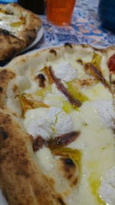 Fiori di zucca, fiordilatte di Agerola, alici di cetara, ricotta di bufala