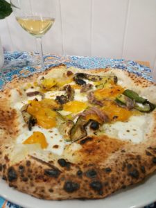 Pomodorino giallo,burrata,alici di cetara,fiordilatte agerola zucchine grigliate